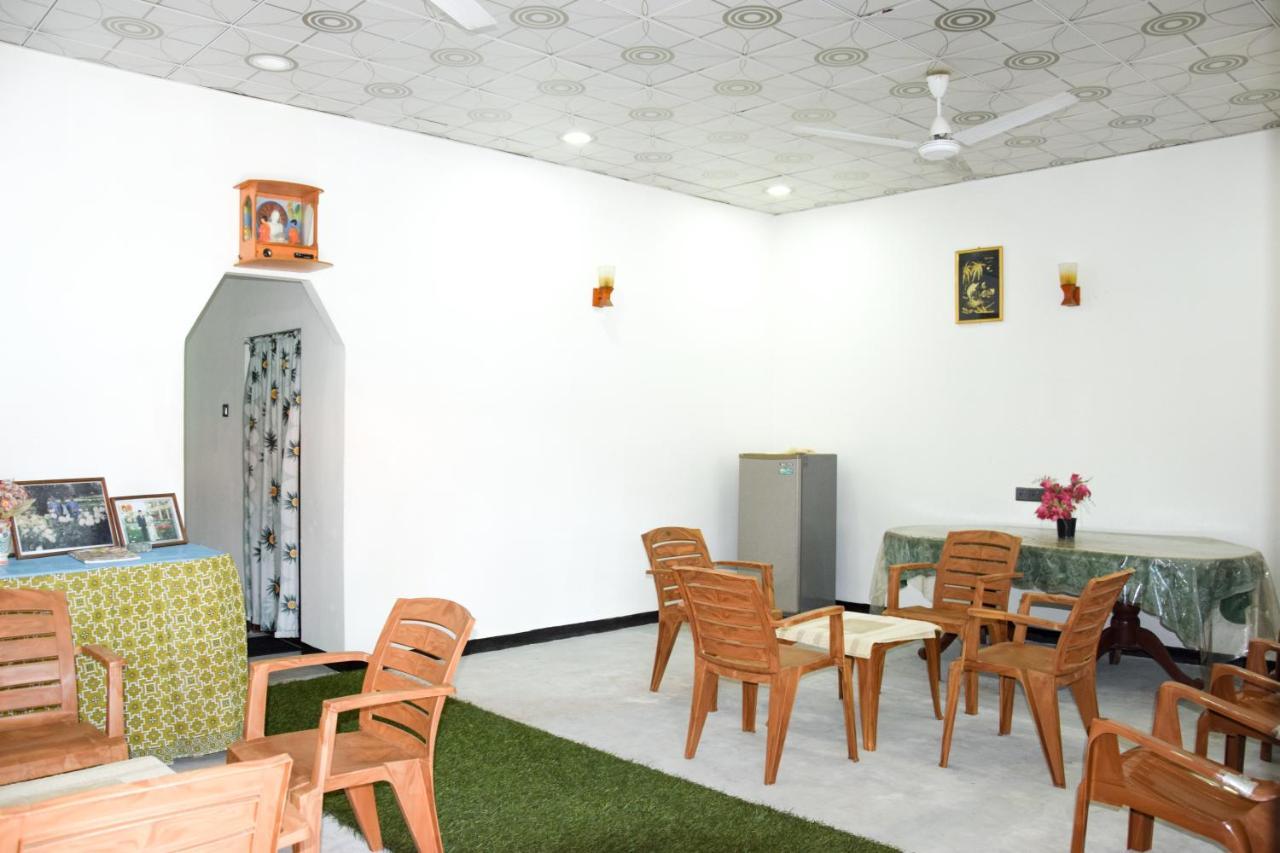 Tharaka Homestay Weligama Zewnętrze zdjęcie